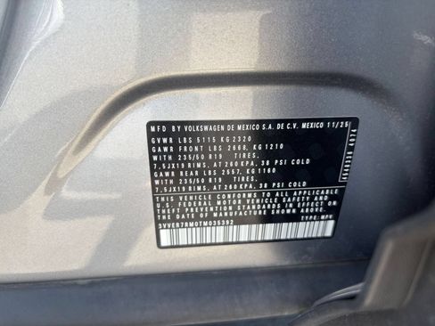 Used 2026 Volkswagen Tiguan SE AWD/4WD image 31