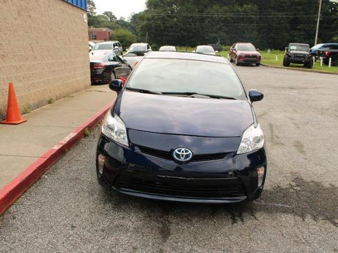 Used 2015 Toyota Prius Four w/ Deluxe Solar Roof Package FWD image 2