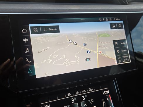 Used 2020 Audi e-tron Premium Plus image 21