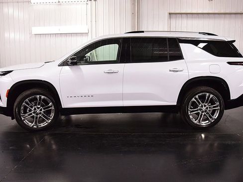 Used 2026 Chevrolet Traverse High Country w/ LPO, Floor Liner Package AWD/4WD image 4