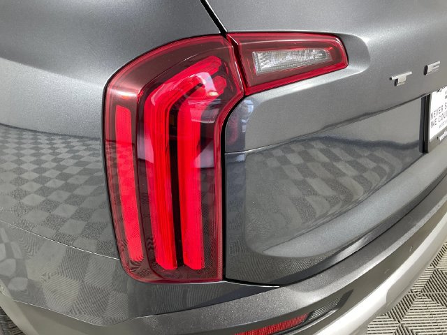 Used 2021 Kia Telluride EX w/ EX Premium Package FWD image 19