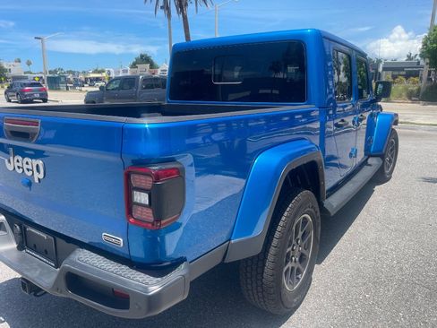 Used 2022 Jeep Gladiator Overland w/ Popular Equipment Package AWD/4WD image 16