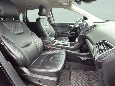 Certified 2024 Ford Edge Titanium AWD/4WD image 19
