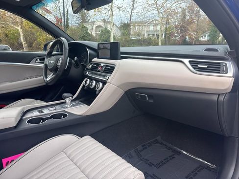 Used 2023 Genesis G70 3.3T w/ Sport Advanced Package image 33