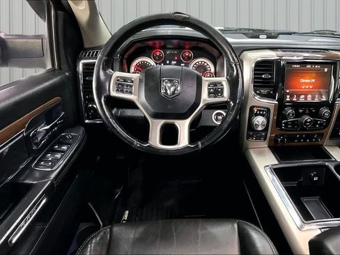 Used 2015 RAM 1500 Laramie AWD/4WD image 8