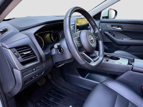 Used 2024 Nissan Rogue SV w/ SV Premium Package FWD image 7