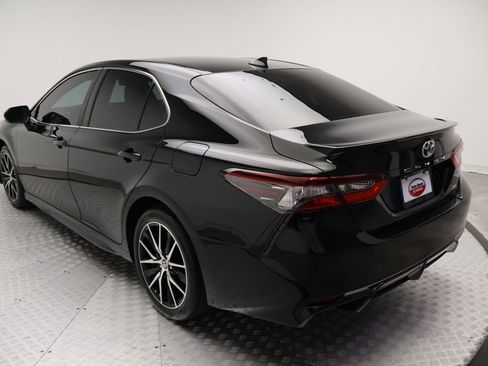Used 2024 Toyota Camry SE FWD image 11