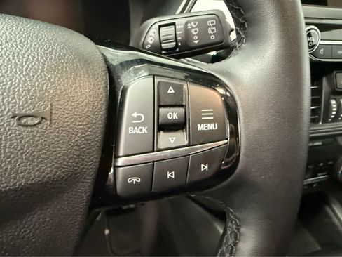 Used 2025 Ford Escape Active AWD/4WD image 19