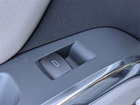 New 2026 Chevrolet Traverse LT image 24