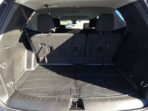 Used 2020 Chevrolet Traverse LS image 33