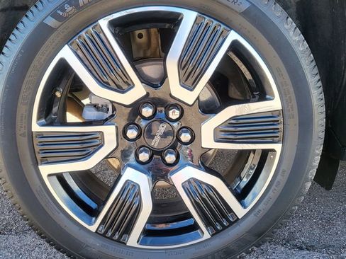 Used 2021 GMC Acadia SLE w/ Driver Convenience Package image 15