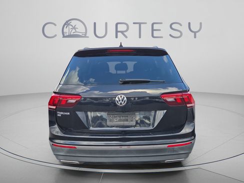 Used 2021 Volkswagen Tiguan SE FWD image 2