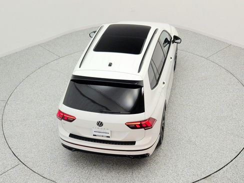 Used 2023 Volkswagen Tiguan SE R-Line FWD image 28