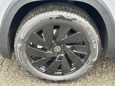 New 2026 Volkswagen Atlas Cross Sport SE AWD/4WD image 7