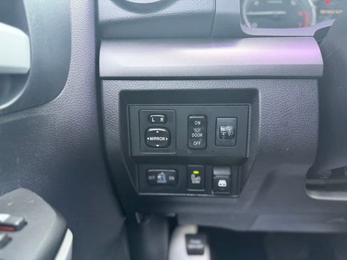 Used 2016 Toyota Tundra SR5 w/ SR5 Upgrade Package image 21