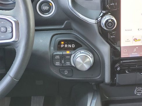 Used 2025 RAM 1500 Laramie image 15