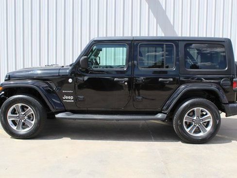 Used 2020 Jeep Wrangler Unlimited Sahara image 2