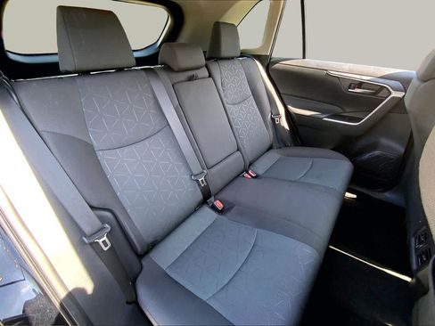 Used 2024 Toyota RAV4 XLE FWD image 20