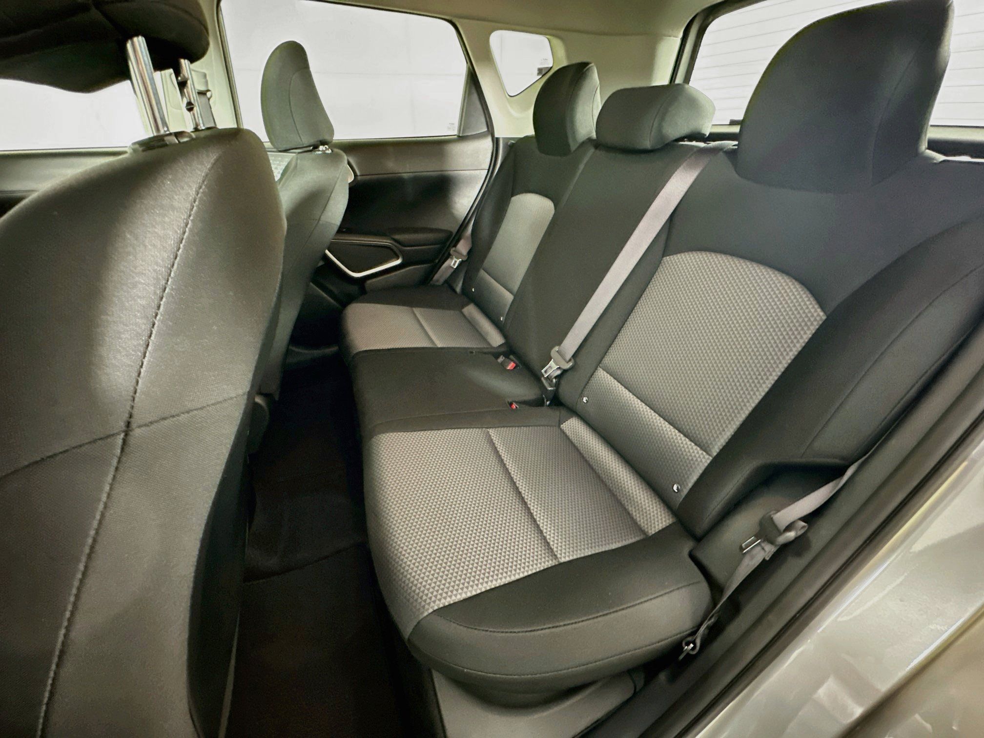 Used 2025 Kia Soul LX w/ LX Technology Package FWD image 26