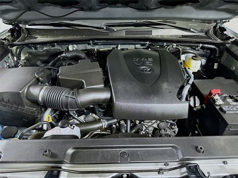 Used 2023 Toyota Tacoma TRD Sport image 9