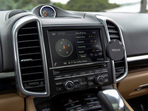Used 2016 Porsche Cayenne AWD/4WD image 35