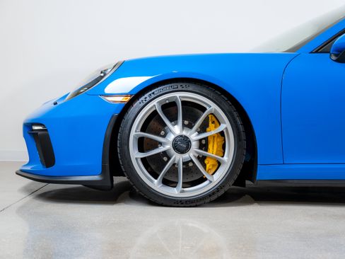 Used 2018 Porsche 911 GT3 RWD image 2