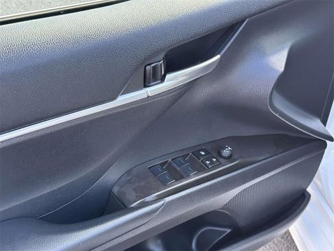 Used 2023 Toyota Camry SE image 17