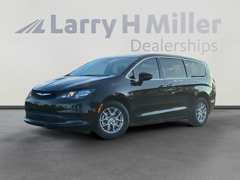 New 2026 Chrysler Voyager LX image 1