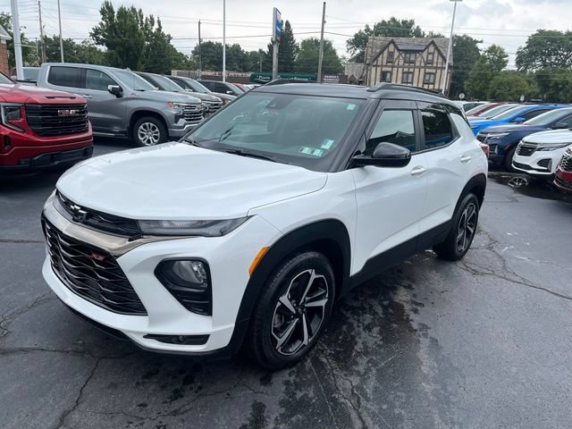 Used 2023 Chevrolet TrailBlazer RS w/ Sun and Liftgate Package FWD image 7