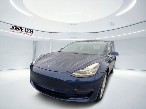 Used 2020 Tesla Model 3 Standard Range Plus image 6