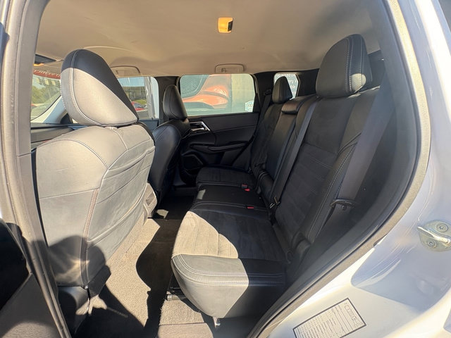 Used 2024 Mitsubishi Outlander SE FWD image 15