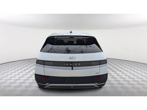 New 2024 Hyundai Ioniq 5 SEL image 5