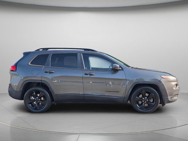 Used 2016 Jeep Cherokee Sport FWD image 9