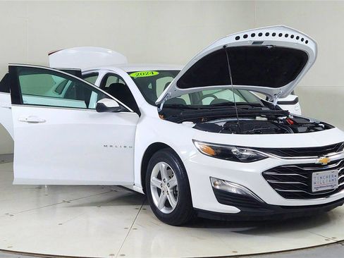 Used 2024 Chevrolet Malibu LS w/ Driver Confidence Package image 9
