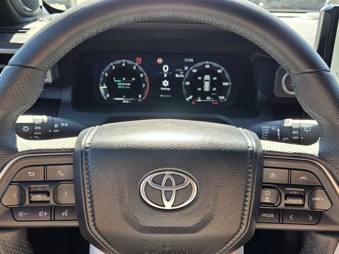 Certified 2025 Toyota 4Runner Limited image 18