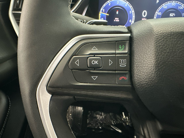 Used 2024 Jeep Grand Cherokee Altitude AWD/4WD image 15