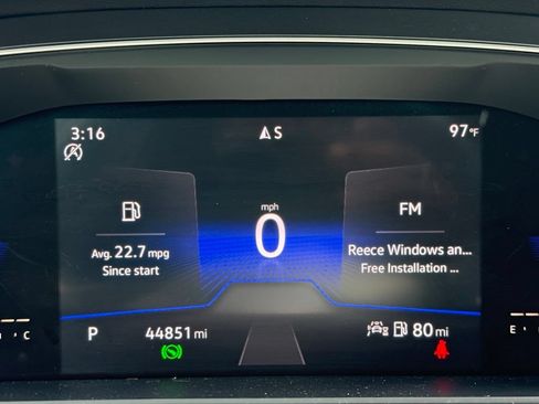 Certified 2022 Volkswagen Tiguan SE FWD image 22