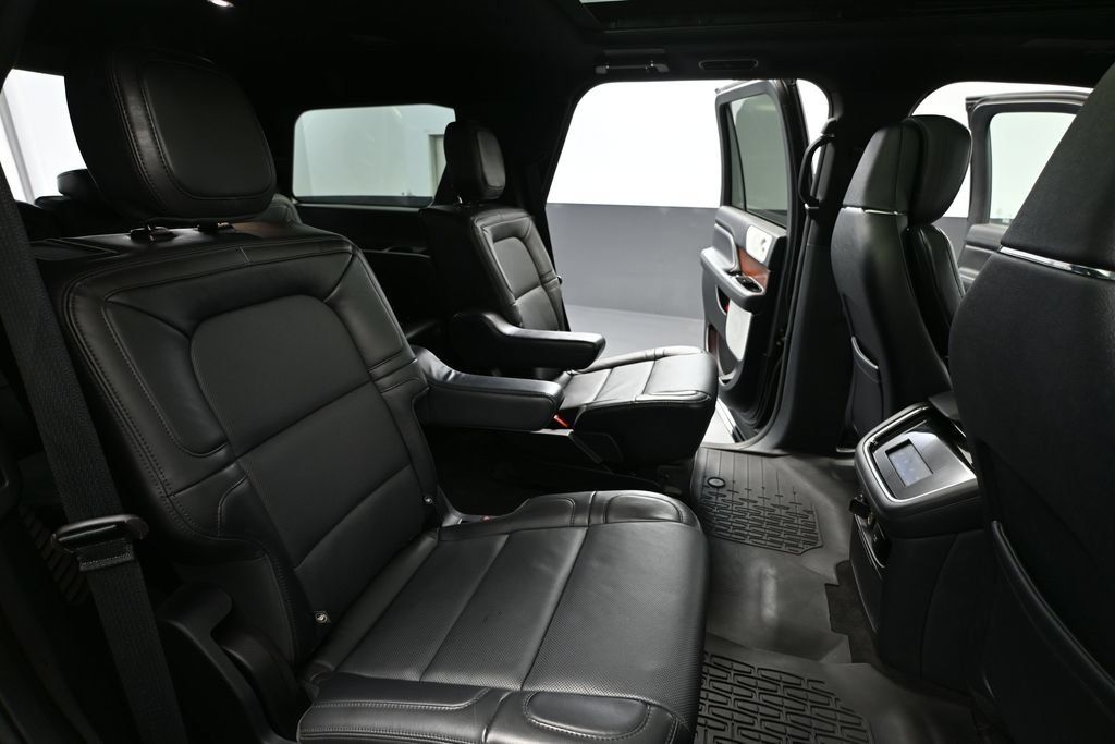 Used 2022 Lincoln Navigator Reserve w/ Equipment Group 201A AWD/4WD image 42
