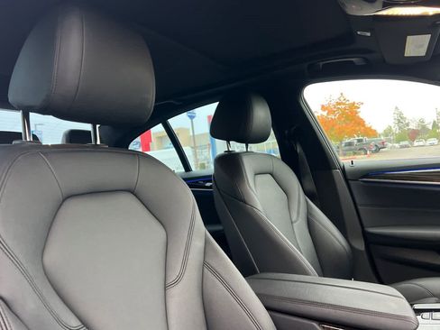 Used 2019 BMW 530i w/ Convenience Package image 16
