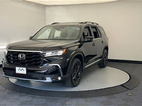 New 2025 Honda Pilot Touring image 7