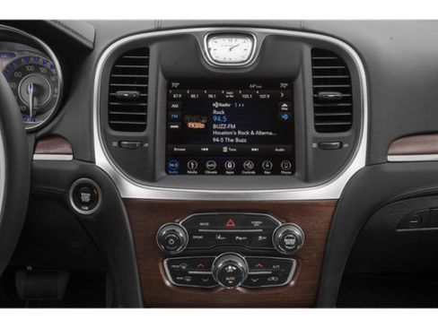 Used 2018 Chrysler 300 C w/ Safetytec Plus Group RWD image 13