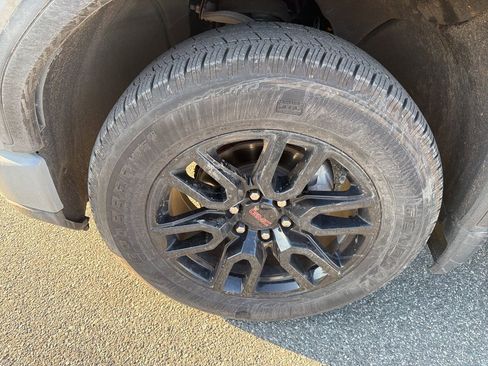 Used 2024 GMC Sierra 1500 Elevation image 11