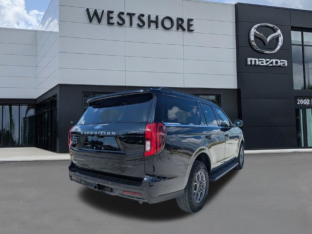 Used 2025 Ford Expedition Active AWD/4WD image 3