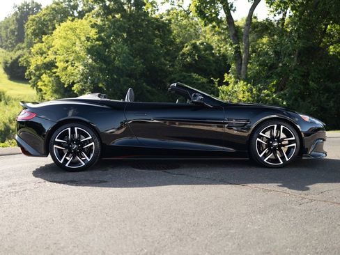 Used 2018 Aston Martin Vanquish S RWD image 8