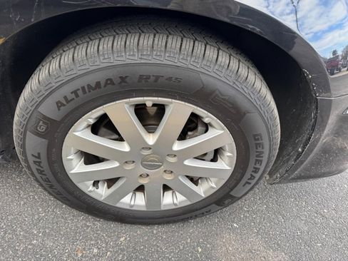 Used 2016 Chrysler Town & Country Touring w/ Driver Convenience Group image 10