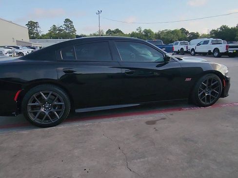 Used 2019 Dodge Charger Scat Pack w/ Plus Group RWD image 9