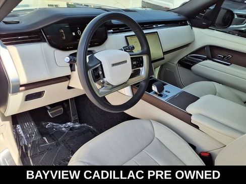 Used 2025 Land Rover Range Rover Long Wheelbase SE AWD/4WD image 17