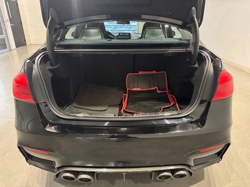 Used 2018 BMW M3 RWD image 27