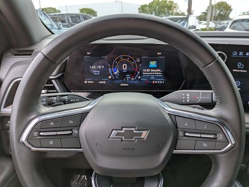 Used 2025 Chevrolet Tahoe Z71 AWD/4WD image 28