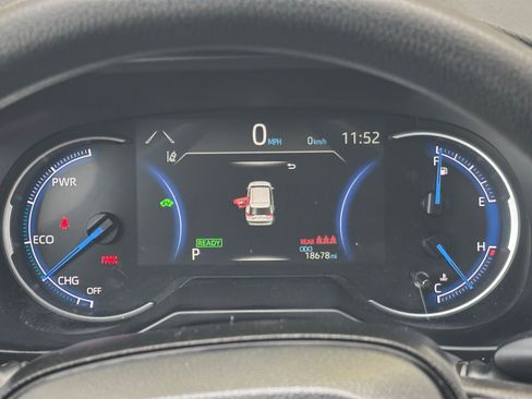 Used 2025 Toyota RAV4 LE image 36